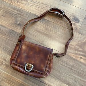 Vintage Leather shoulder bag with brass details